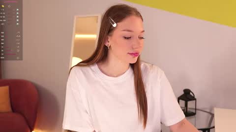 Eloise  online show from November 2025 04:17:02 PM