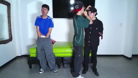 THOMAS AND DAMIAND online show from October 2025 06:54:02 PM