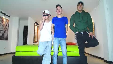 THOMAS AND DAMIAND online show from November 2025 06:52:02 PM