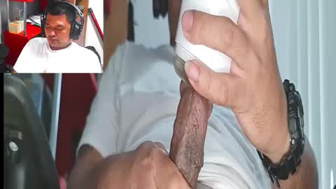 Snapshot of gnx666 chatting on December 2025 01:43:02 AM gnx666 online show from December 2025 01:43:02 AM