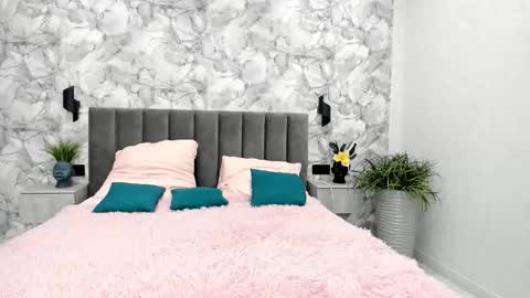 Lina online show from November 2025 08:33:02 AM