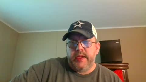 Snapshot of gobey33 chatting on July 2026 04:11:01 PM IDKIDCIDGAF online show from July 2026 04:11:01 PM