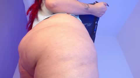 Snapshot of goddess_allison chatting on February 2025 01:27:02 AM goddess_allison online show from February 2025 01:27:02 AM