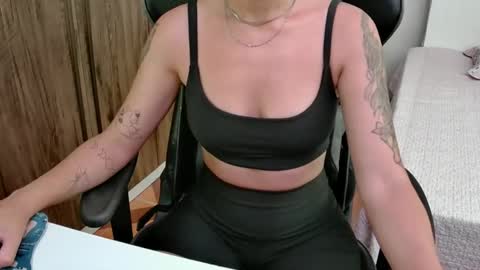 Snapshot of goddess_artemis_ chatting on January 2025 07:34:01 PM Fauna online show from January 2025 07:34:01 PM