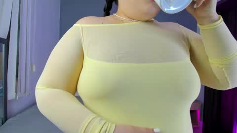 Snapshot of goddess_curvyy chatting on April 2026 11:38:01 AM DIOSA online show from April 2026 11:38:01 AM