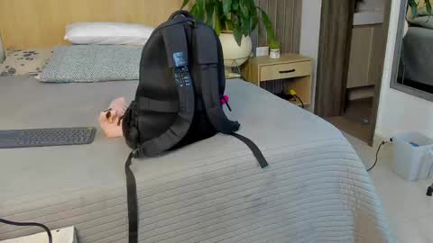 Snapshot of goddess_curvyy chatting on April 2026 11:37:01 AM DIOSA online show from April 2026 11:37:01 AM