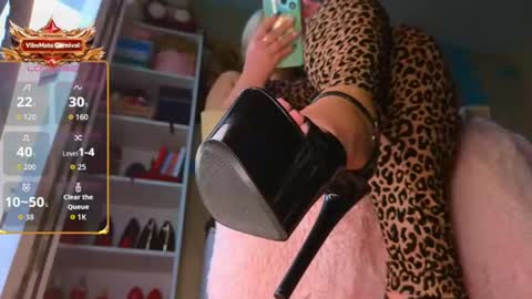 Snapshot of goddess_isabella11 chatting on August 2026 03:08:02 AM Mrs. Isabella online show from August 2026 03:08:02 AM