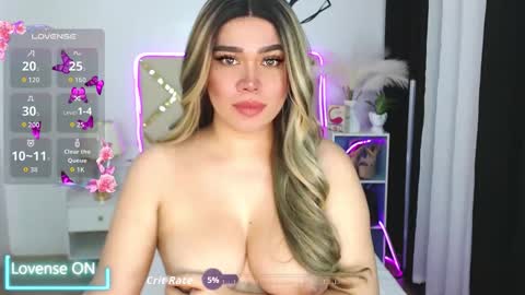 Snapshot of goddess_lykafox chatting on March 2026 01:44:02 AM Lyka Fox online show from March 2026 01:44:02 AM