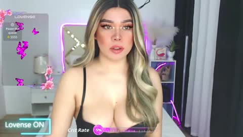 Snapshot of goddess_lykafox chatting on April 2026 12:52:01 AM Lyka Fox online show from April 2026 12:52:01 AM