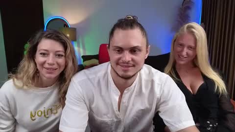 Snapshot of goddess_marylin chatting on December 2024 03:14:02 AM   330 UTC2 girls   online show from December 2024 03:14:02 AM