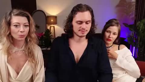 Snapshot of goddess_marylin chatting on December 2024 03:29:02 AM   330 UTC2 girls   online show from December 2024 03:29:02 AM