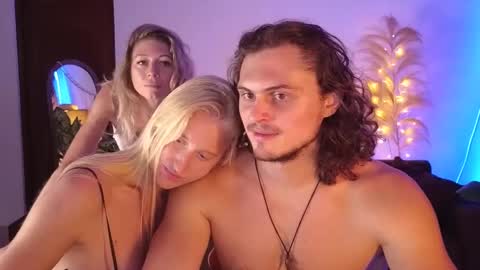 Snapshot of goddess_marylin chatting on January 2025 05:48:02 AM   330 UTC2 girls   online show from January 2025 05:48:02 AM