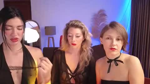 Snapshot of goddess_marylin chatting on February 2025 03:10:02 AM   330 UTC2 girls   online show from February 2025 03:10:02 AM