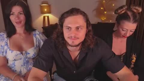 Snapshot of goddess_marylin chatting on March 2025 03:24:01 AM   330 UTC2 girls   online show from March 2025 03:24:01 AM