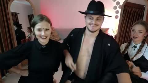   330 UTC2 girls   online show from October 2025 04:47:01 AM