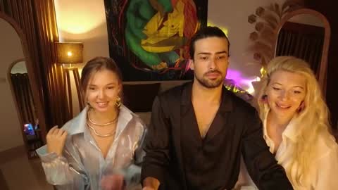   330 UTC2 girls   online show from May 2026 02:41:02 AM