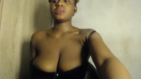 Snapshot of goddess_mellissa chatting on July 2026 05:42:02 AM mellissa online show from July 2026 05:42:02 AM