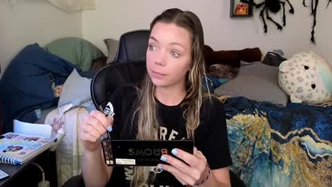 Patricia Mars           Goddess of Mars twitter thegoddessmindy online show from January 2025 03:22:01 PM