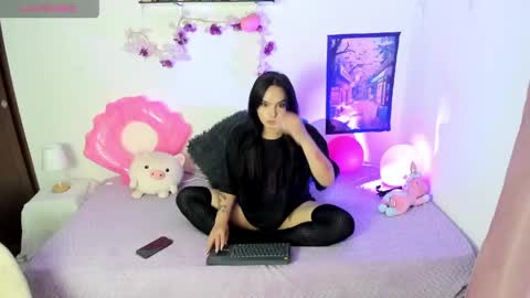 Snapshot of goddess_of_the_moon chatting on May 2026 09:43:01 PM Andreas Moon online show from May 2026 09:43:01 PM