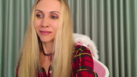 Katarina online show from November 2025 12:30:01 PM