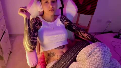 vee online show from April 2026 11:19:02 PM