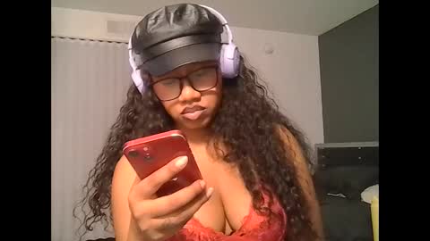 Snapshot of goddessdaisysky chatting on April 2026 05:34:02 AM Goddess Daisy Sky online show from April 2026 05:34:02 AM