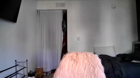 Snapshot of goddessdaisysky chatting on April 2026 07:40:02 PM Goddess Daisy Sky online show from April 2026 07:40:02 PM