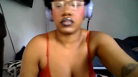 Snapshot of goddessdaisysky chatting on June 2026 12:44:01 AM Goddess Daisy Sky online show from June 2026 12:44:01 AM
