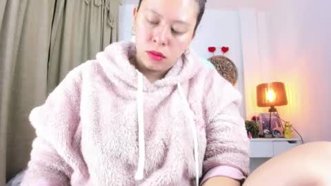 Snapshot of goddessjessica_roger chatting on October 2025 05:15:02 AM Goddess Jessica and slave Roger online show from October 2025 05:15:02 AM