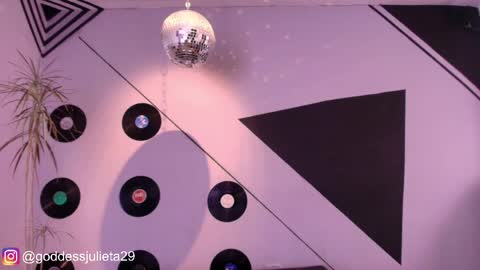 Snapshot of goddessjulieta chatting on April 2026 07:01:02 PM Julieta online show from April 2026 07:01:02 PM