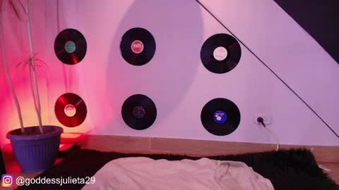 Snapshot of goddessjulieta chatting on April 2026 07:03:02 PM Julieta online show from April 2026 07:03:02 PM