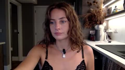 Snapshot of goddessmiamuse chatting on February 2026 10:40:01 AM goddessmiamuse online show from February 2026 10:40:01 AM