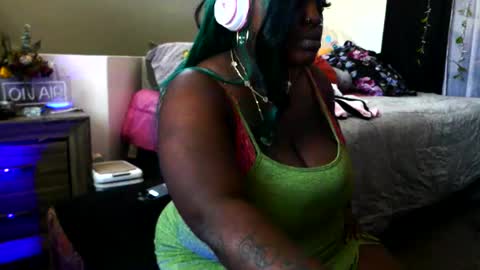 MonniDoll online show from September 2025 08:02:02 PM