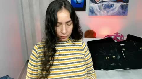 Snapshot of goddessnahi chatting on April 2026 04:40:01 AM Naih Reyes online show from April 2026 04:40:01 AM