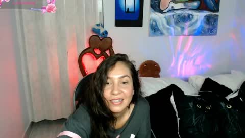 Snapshot of goddessnahi chatting on April 2026 04:59:01 AM Naih Reyes online show from April 2026 04:59:01 AM