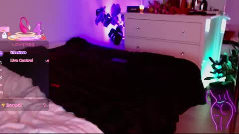 Victoria online show from February 2025 03:08:02 PM