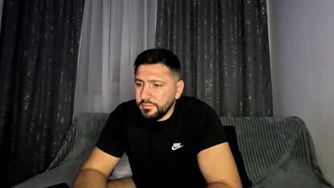 gold_alpha_boy online show from October 2025 07:54:02 PM