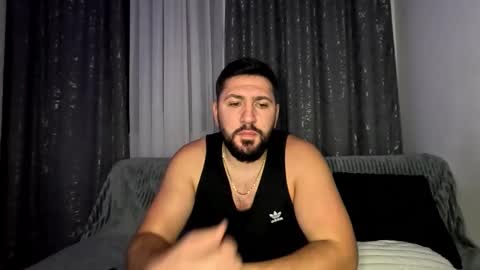 gold_alpha_boy online show from October 2025 07:58:02 PM