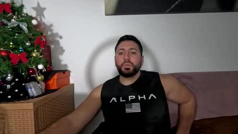 gold_alpha_boy online show from December 2025 09:44:01 PM