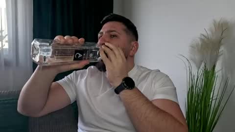 gold_alpha_boy online show from April 2026 01:18:01 PM