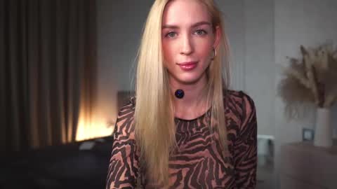 Snapshot of gold_blond chatting on February 2025 06:15:02 AM Olivia online show from February 2025 06:15:02 AM