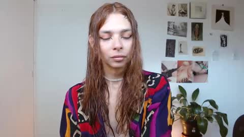 Alaska online show from December 2025 01:42:01 PM