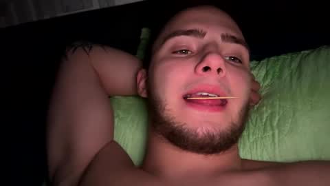 Snapshot of golden_boyyy21 chatting on December 2024 01:58:02 AM Golden boyyy21 online show from December 2024 01:58:02 AM