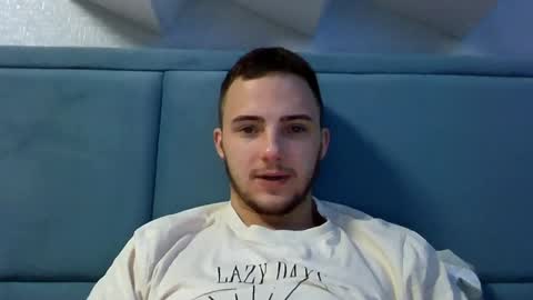 Snapshot of golden_boyyy21 chatting on January 2025 04:59:01 AM Golden boyyy21 online show from January 2025 04:59:01 AM