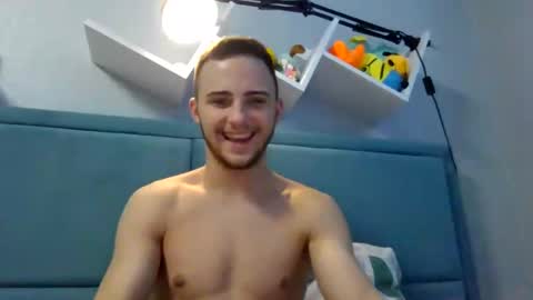 Snapshot of golden_boyyy21 chatting on January 2025 08:00:01 AM Golden boyyy21 online show from January 2025 08:00:01 AM