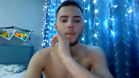 Snapshot of golden_boyyy21 chatting on January 2025 05:18:01 PM Golden boyyy21 online show from January 2025 05:18:01 PM