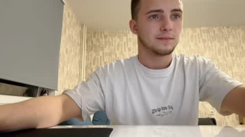 Snapshot of golden_boyyy21 chatting on January 2025 05:28:01 PM Golden boyyy21 online show from January 2025 05:28:01 PM