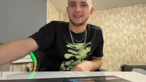 Snapshot of golden_boyyy21 chatting on January 2025 06:18:01 PM Golden boyyy21 online show from January 2025 06:18:01 PM