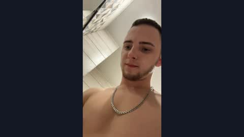 Snapshot of golden_boyyy21 chatting on February 2025 02:05:01 PM Golden boyyy21 online show from February 2025 02:05:01 PM