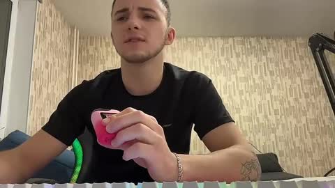 Snapshot of golden_boyyy21 chatting on February 2025 03:59:01 PM Golden boyyy21 online show from February 2025 03:59:01 PM